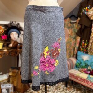 5 7 9 vintage 90s Low Waist A Line Midi Skirt Gray Floral Print‎ Lace - S / M